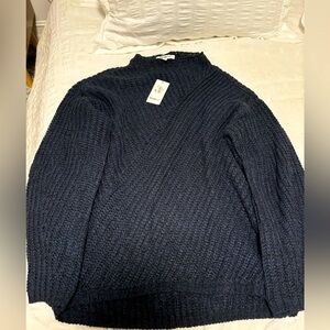 NWT William Rast Women’s Robbin Sweater in navy/black size small.